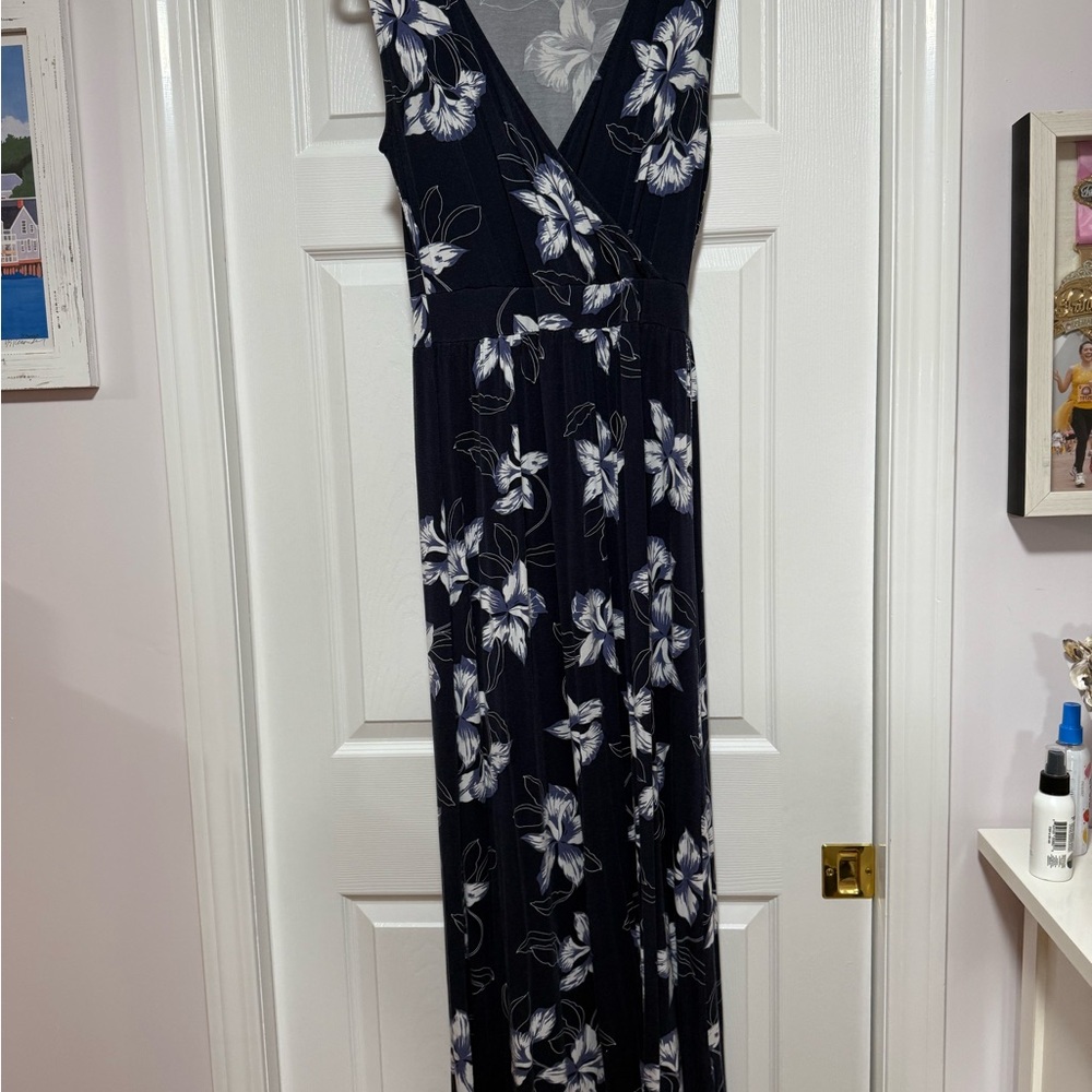 41 Hawthorn Navy and White V-Neck Sundress